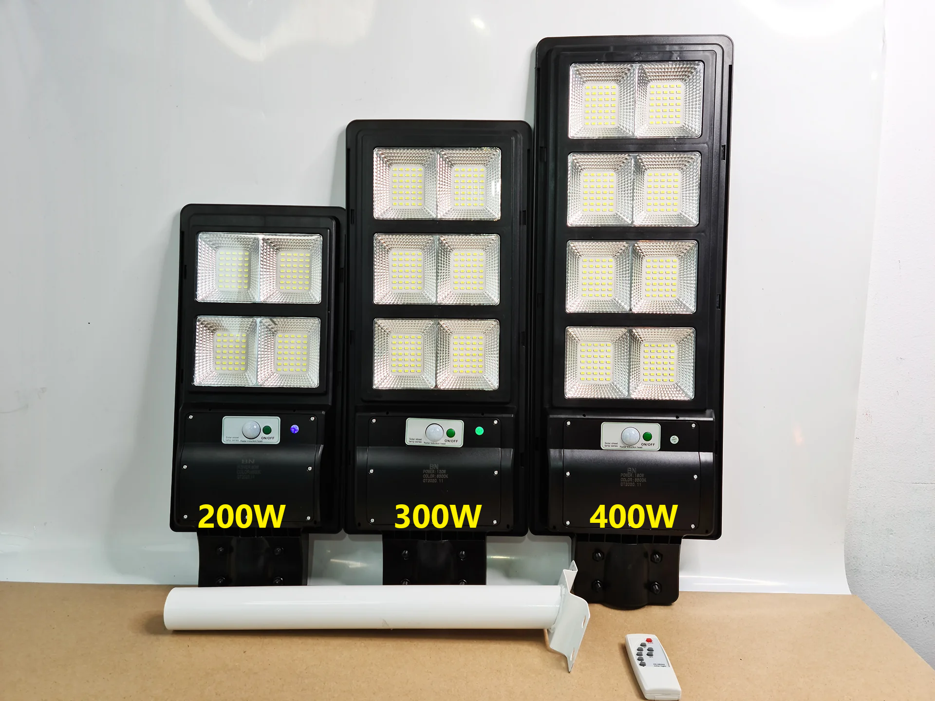 Lampa Solară Jortan 400W cu Proiector și Panou Fotovoltaic